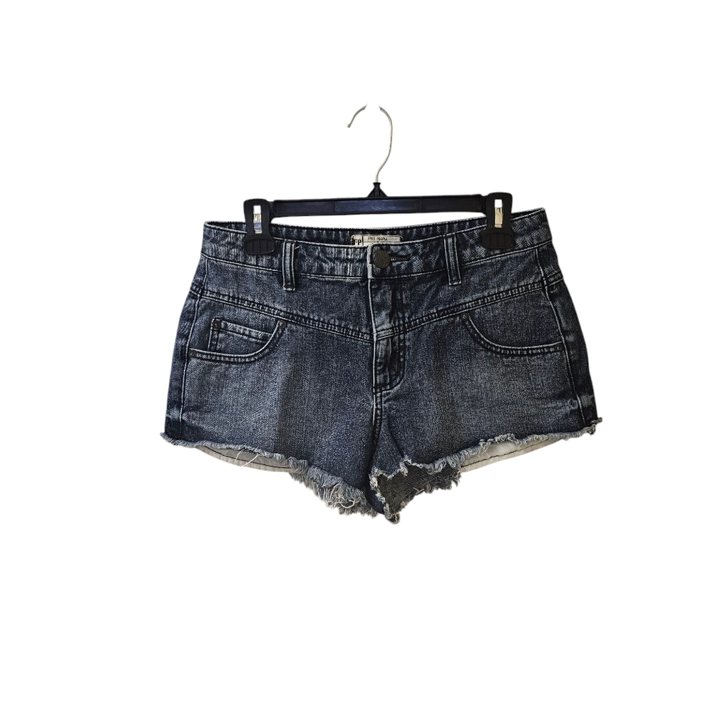 Free People Raw Hem Retro Jean Shorts Size 28 Mid Rise